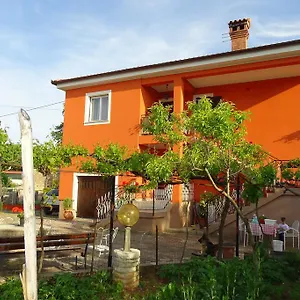Parenzana Bibali 65 A 52460-buje Apartment Buje