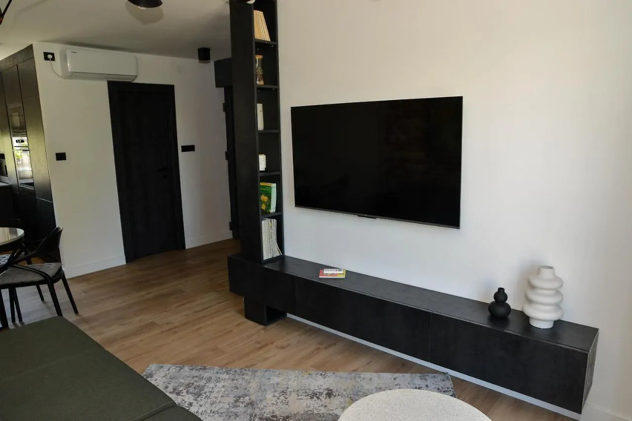 Apartment Black
