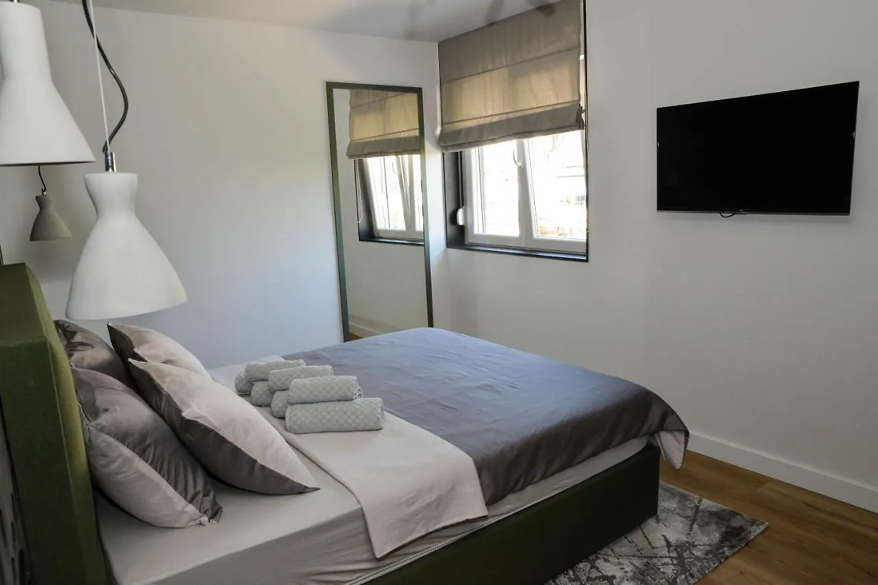 Apartment Black